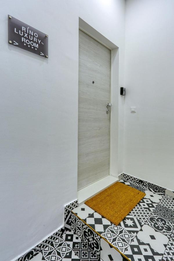 Rino Luxury Room Zara Esterno foto